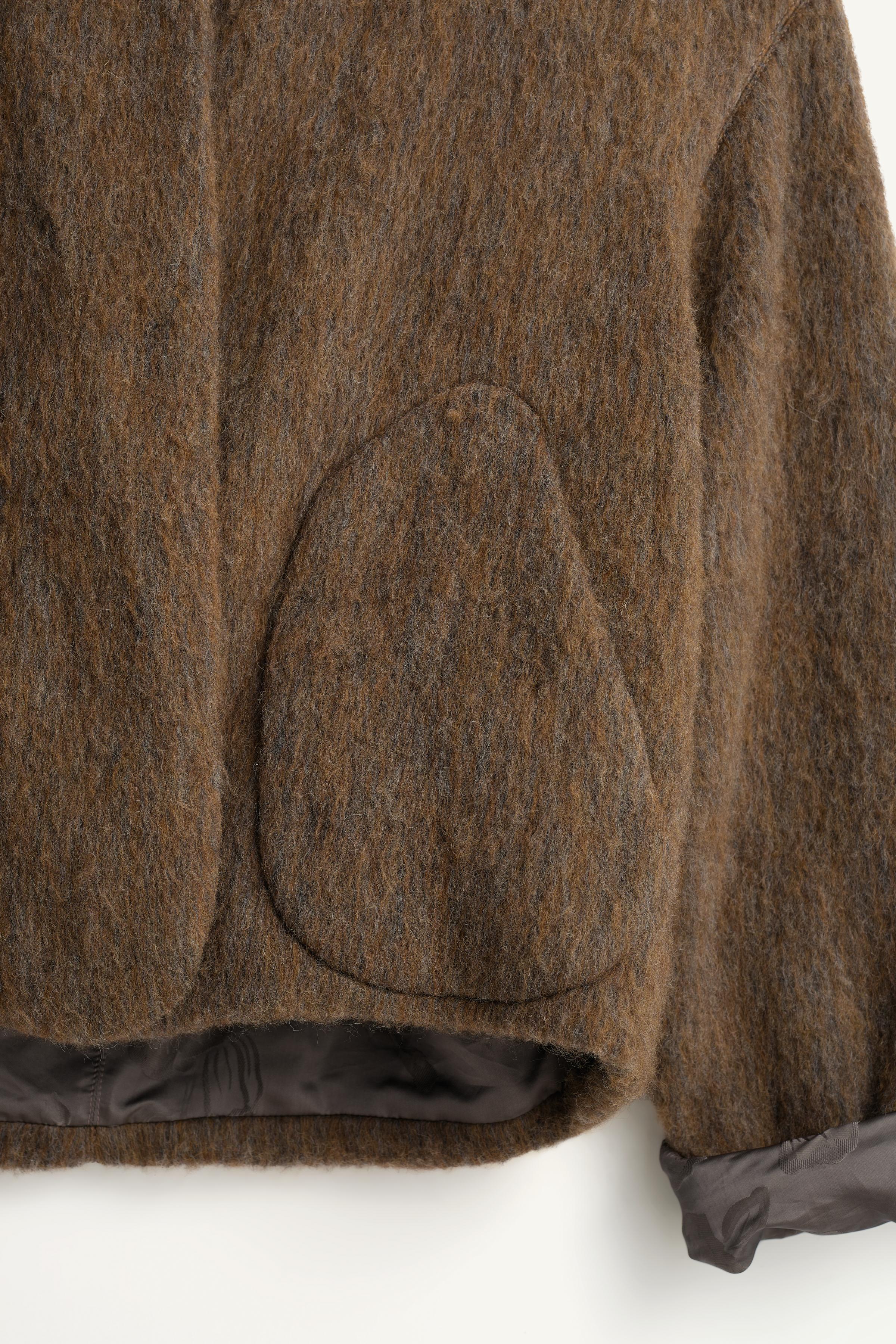LIMITED EDITION REVERSIBLE JACQUARD COAT WITH SCARF