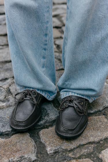 CHAUSSURES BATEAU EN CUIR À SEMELLE CRANTÉE - Marron de Zara - Image 1
