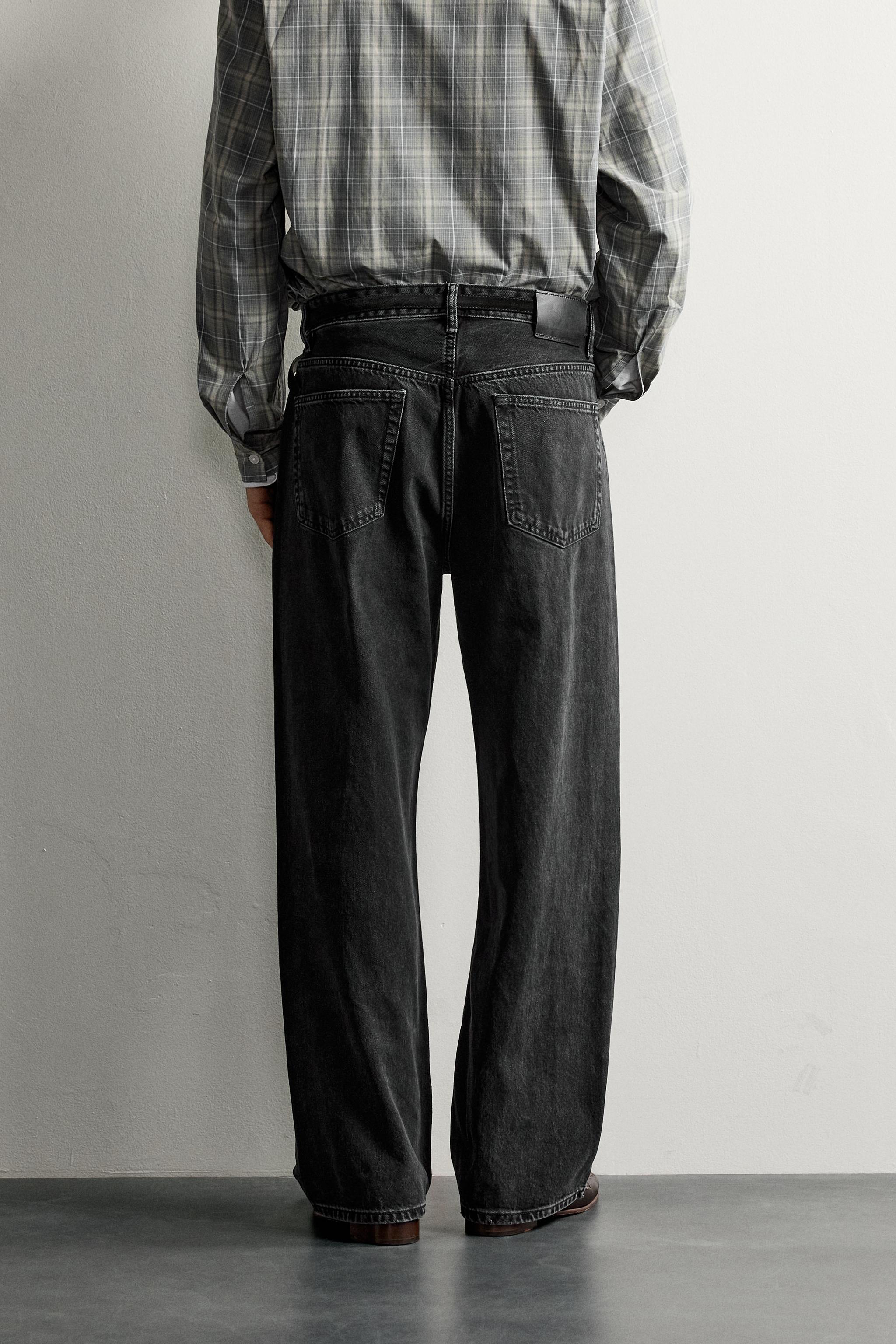 LOOSE FIT JEANS