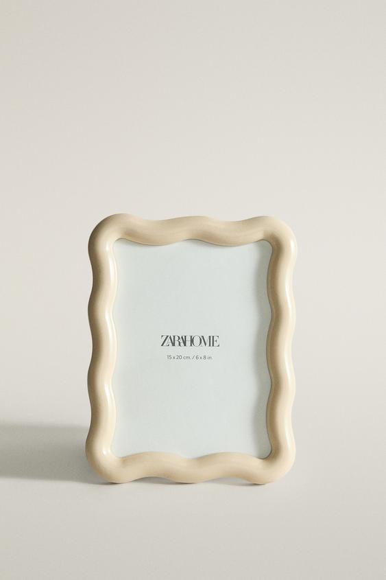 WAVY WOODEN PHOTO FRAME - أبيض الخاص بـ Zara - صورة 0