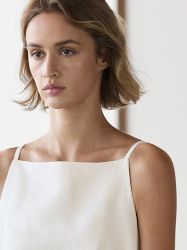 Vestido mini fluido - Blanco de Zara