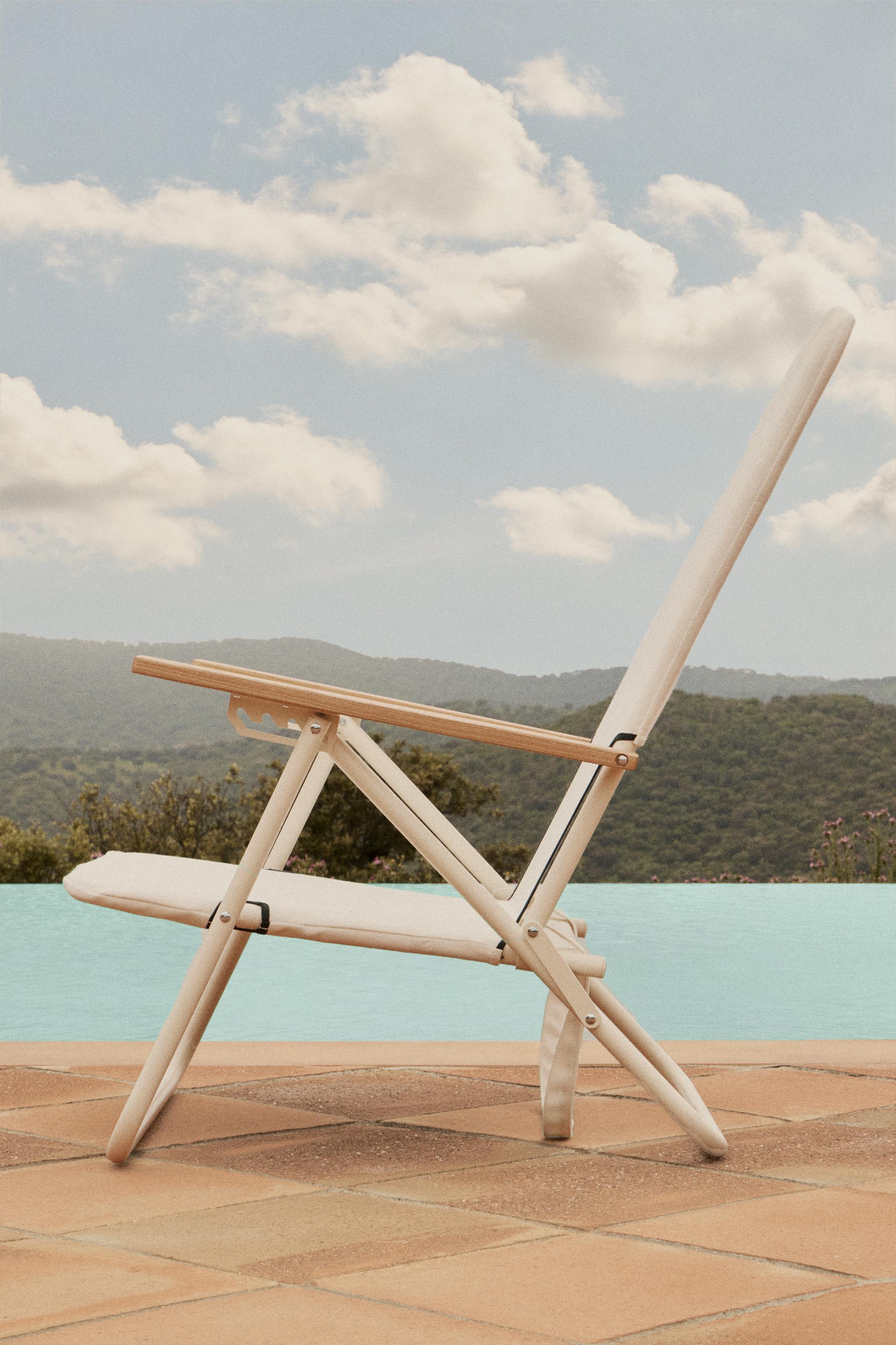 FOLDING BEACH CHAIR WITH WOODEN ARM RESTS - Ivory | ZARA United States