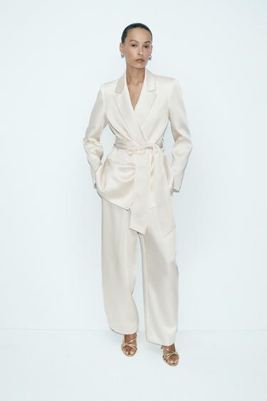 بليزر ساتان درابيه بحزام - خَام by Zara