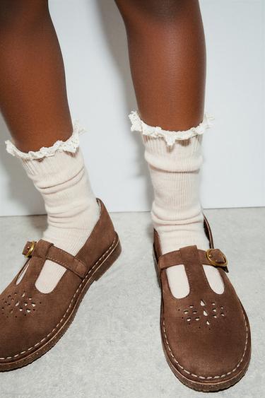 حزمة من زوجي جوارب مزينة بالدانتيل - خَام by Zara