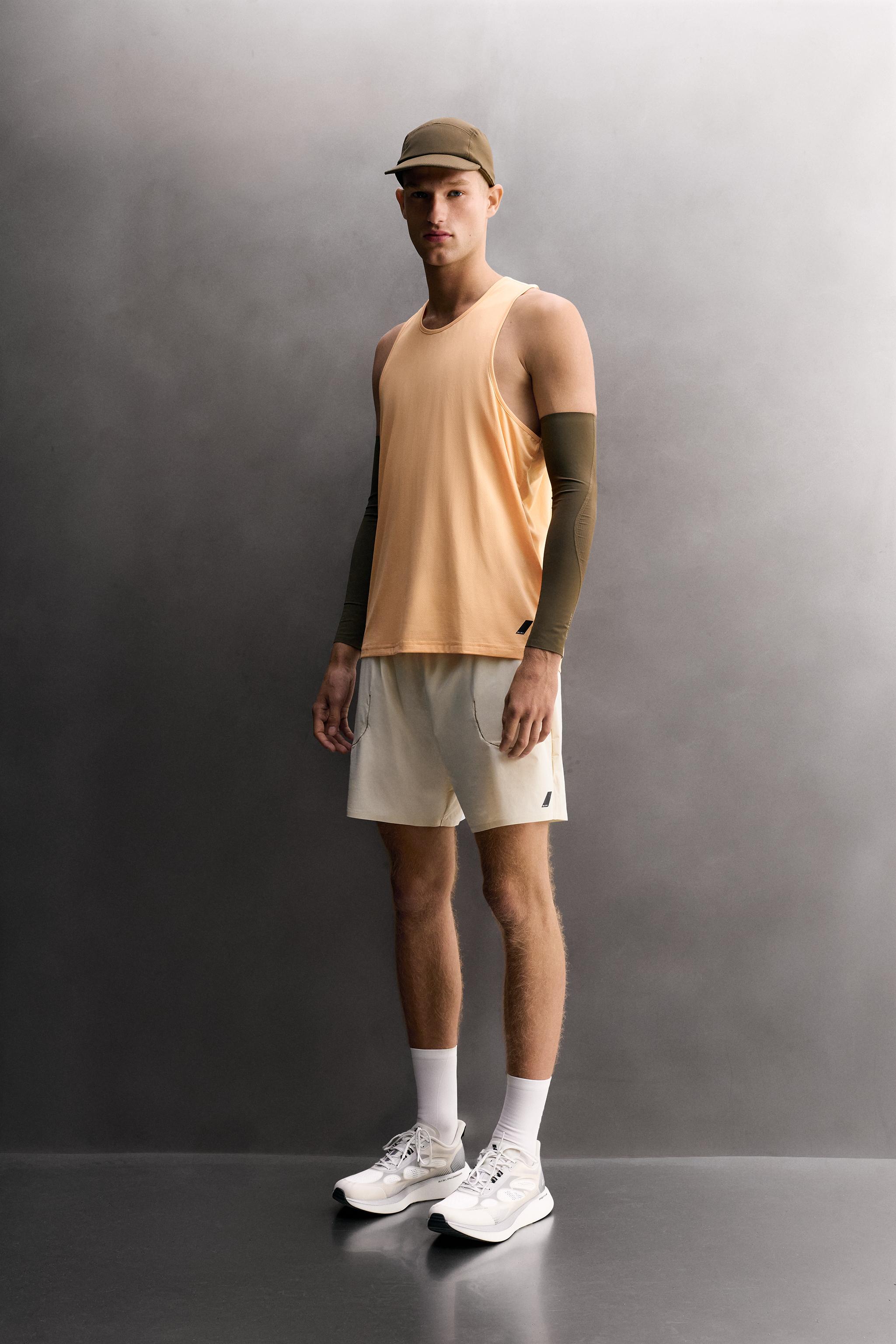 LIGHTWEIGHT RUNNING TANK TOP