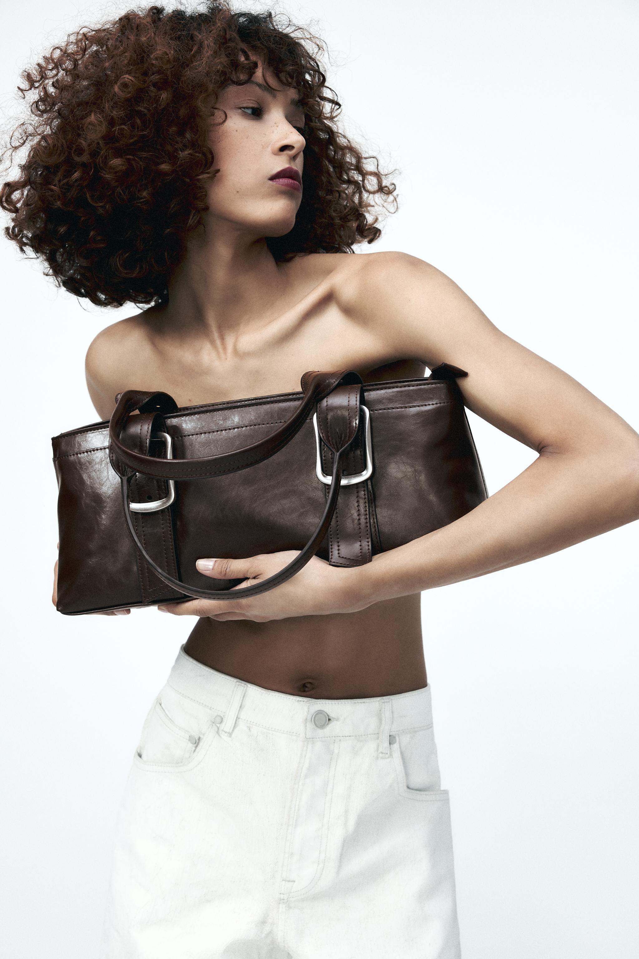 【ZARA】ロングバックルシティバッグ チョコレート 6272/510/721 ELONGATED CITY BAG WITH BUCKLES - Chocolate | ZARA Canada