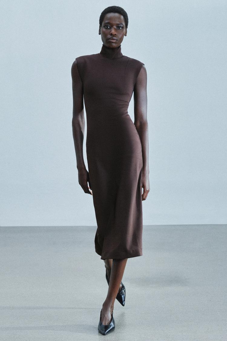 Vestido midi cuello subido