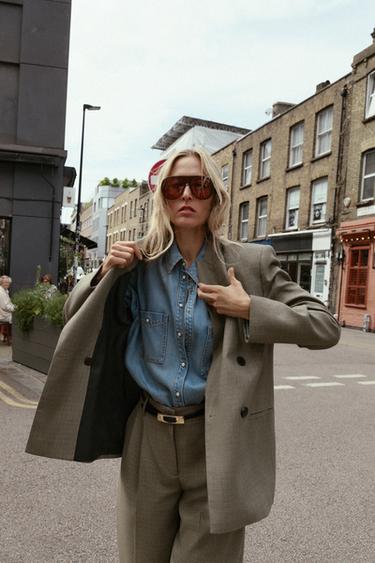 DOUBLE-BREASTED BLAZER WITH SHOULDER PADS - Sand / Black by Zara