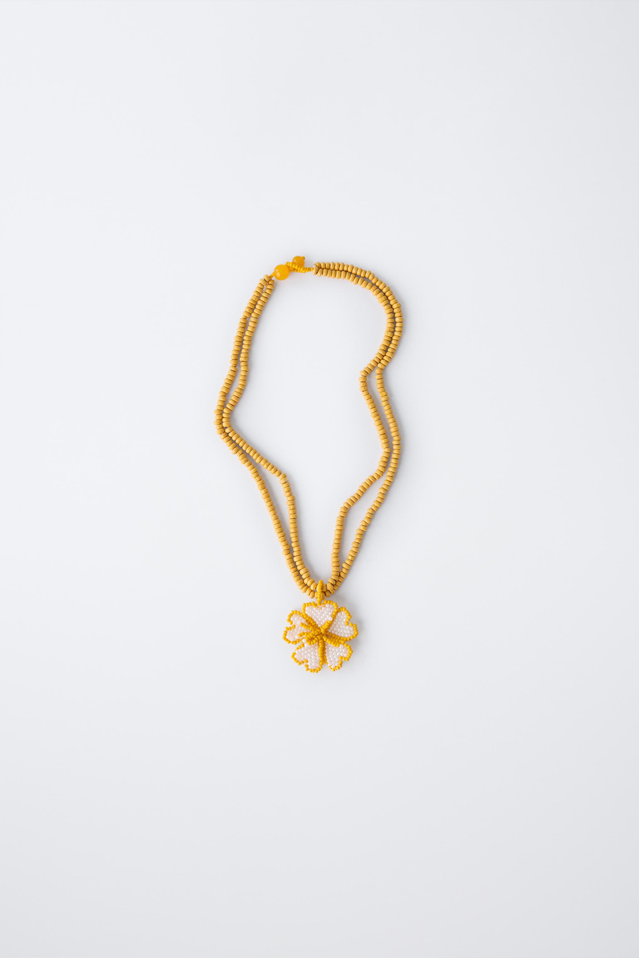 ZARA【NEW】RAFFIA FLOWER NECKLACE RAFFIA FLOWER NECKLACE - Fuchsia | ZARA United States