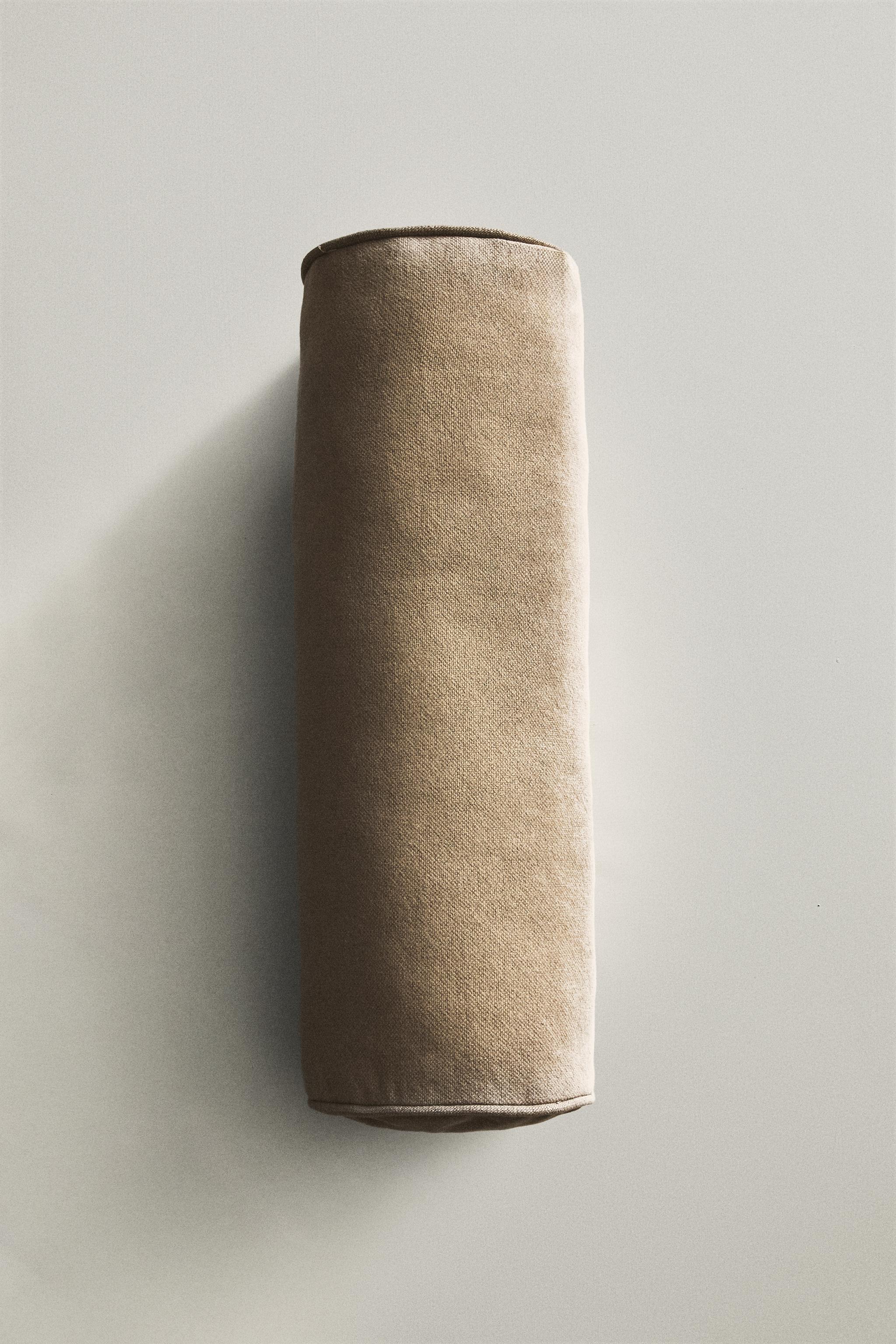 TOPSTITCHED BOLSTER PILLOW