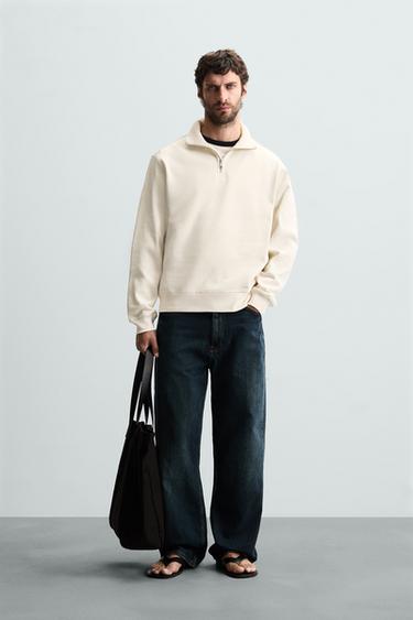 SUDADERA CUELLO CREMALLERA BÁSICA - Blanco roto de Zara - Imagen 0