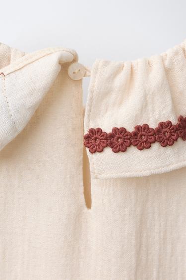 ROBE TEXTURÉE FLEURS BRODÉES - Écru de Zara - Image 3