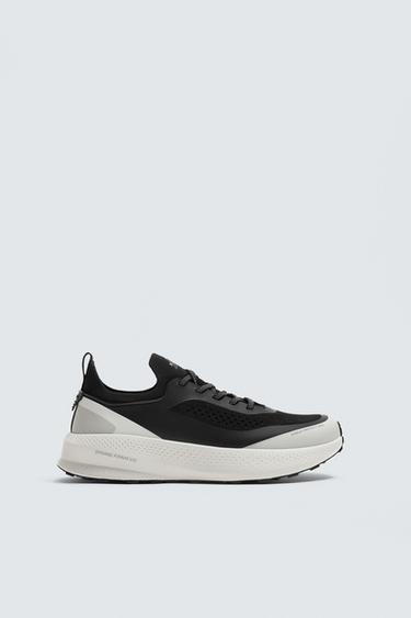 RUNNING TRAINERS - Black by Zara