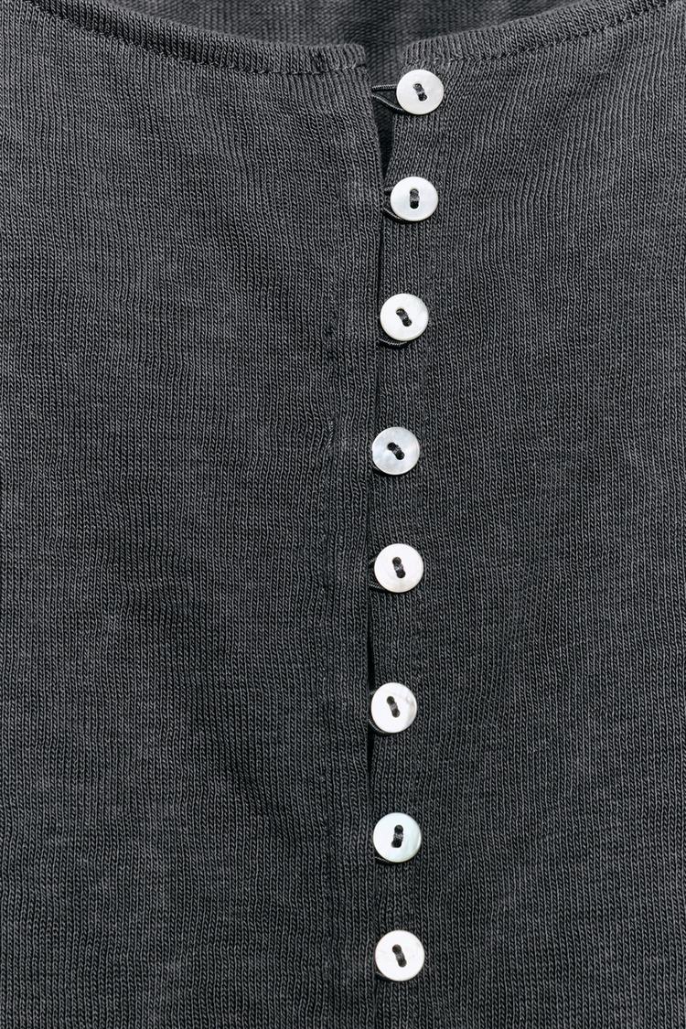 CAMISETA RÚSTICA CON BOTONES 8