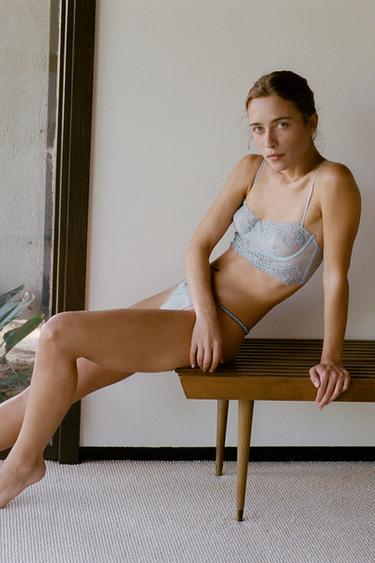 TANGA ENCAJE - celeste vigore de Zara - Imagen 0