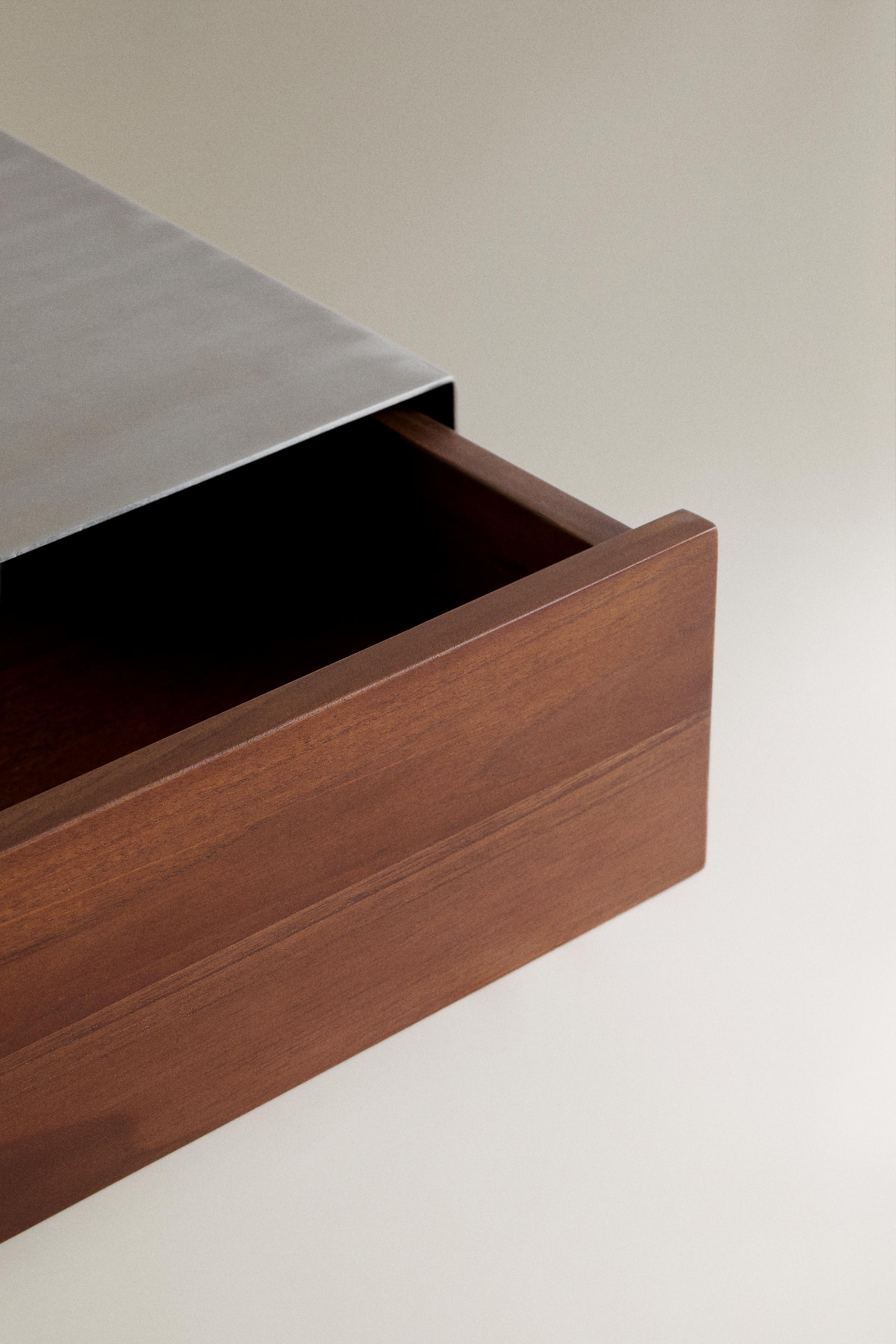 STEEL AND WOOD COFFEE TABLE — Silver