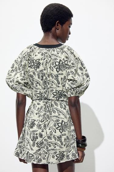 ROBE EN JACQUARD À CEINTURE - Écru / Noir de Zara - Image 2