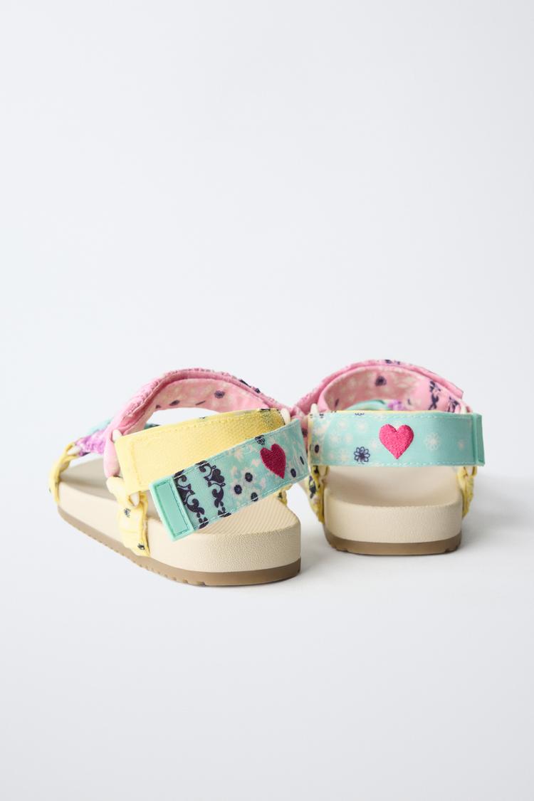 SANDALIAS TÉCNICAS CON ESTAMPADO PAISLEY 5