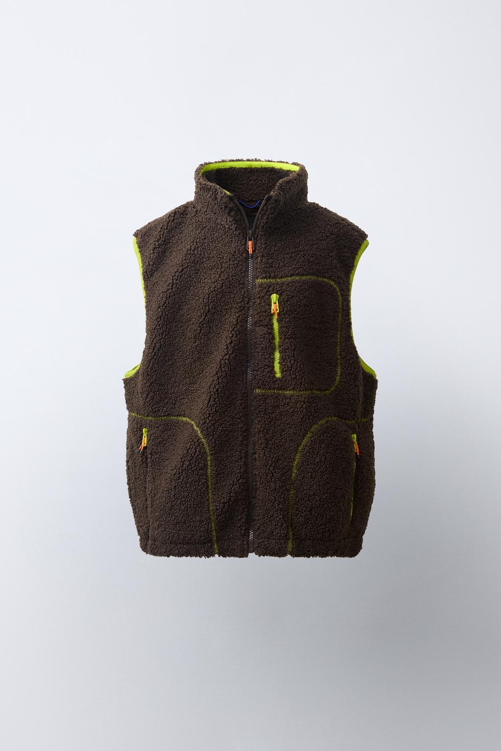 CONTRAST FLEECE GILET