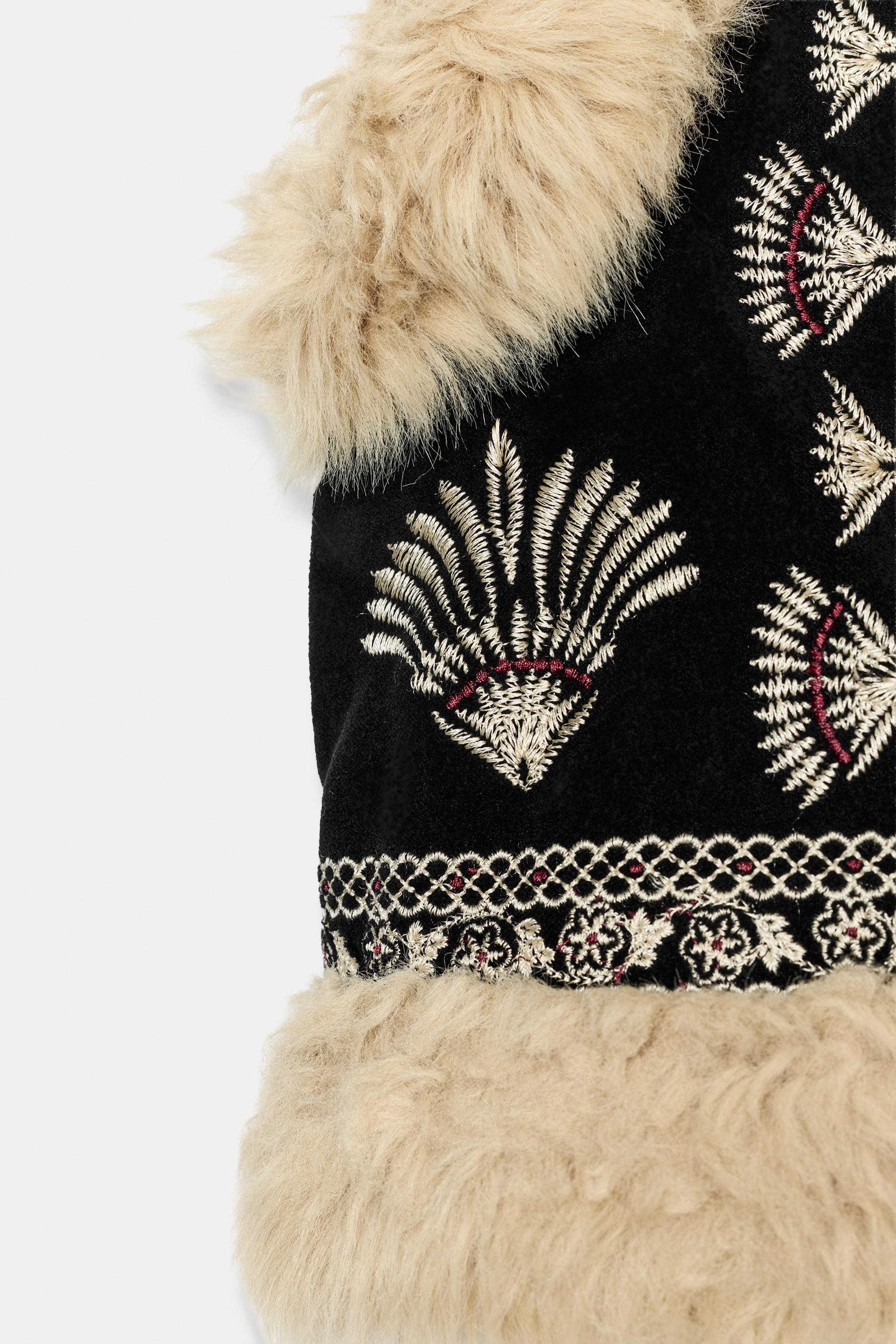 ZW COLLECTION FAUX FUR COLLAR EMBROIDERED VEST