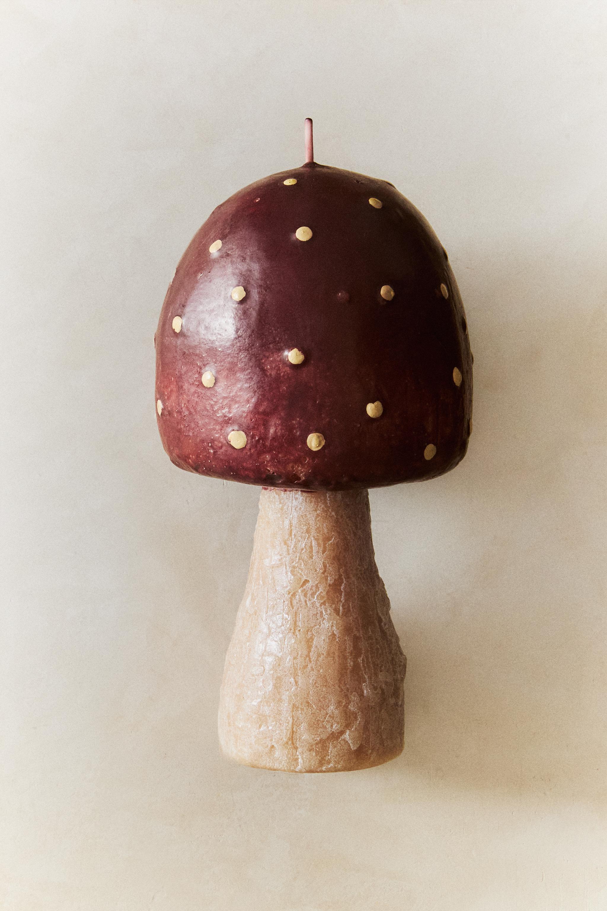 LARGE MUSHROOM PUMPKIN SPICE SCENTED CANDLE