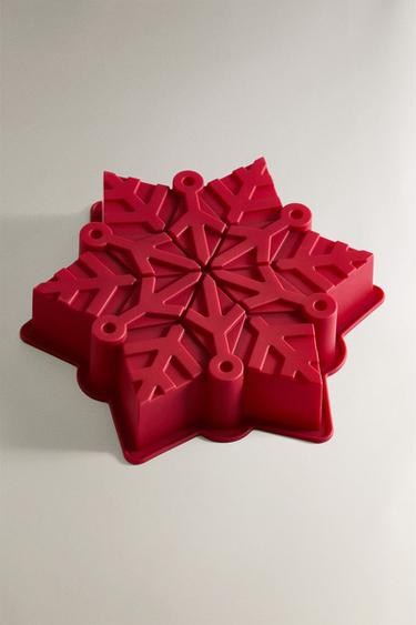 CHRISTMAS SNOWFLAKE BAKING MOULD - Red by Zara - Image 1