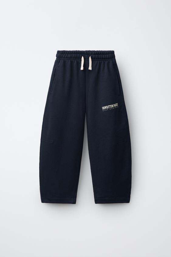 BARREL JOGGING TROUSERS WITH SLOGAN - Dark navy de Zara - Imagen 0
