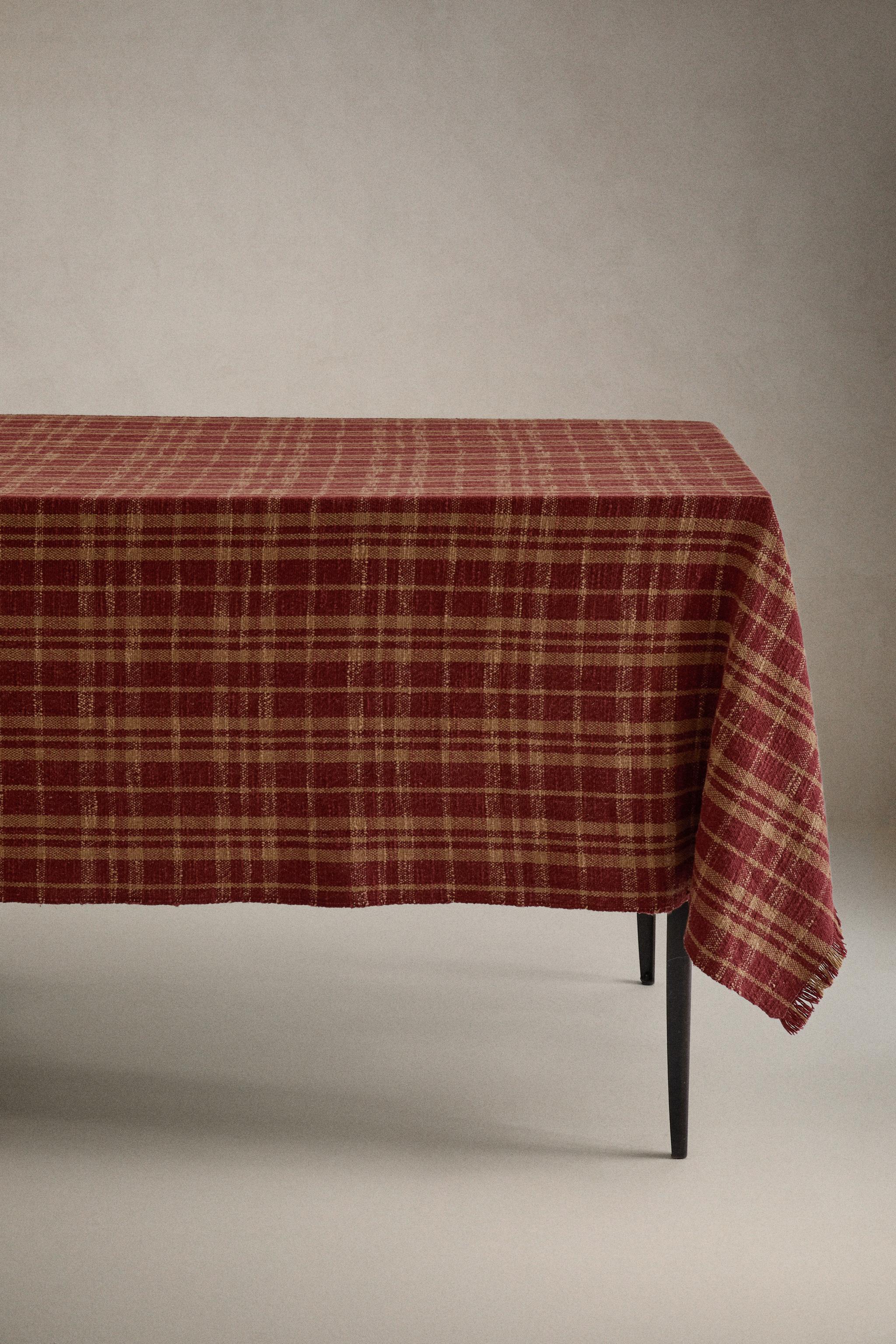 CHECK COTTON CHRISTMAS TABLECLOTH WITH FRINGING