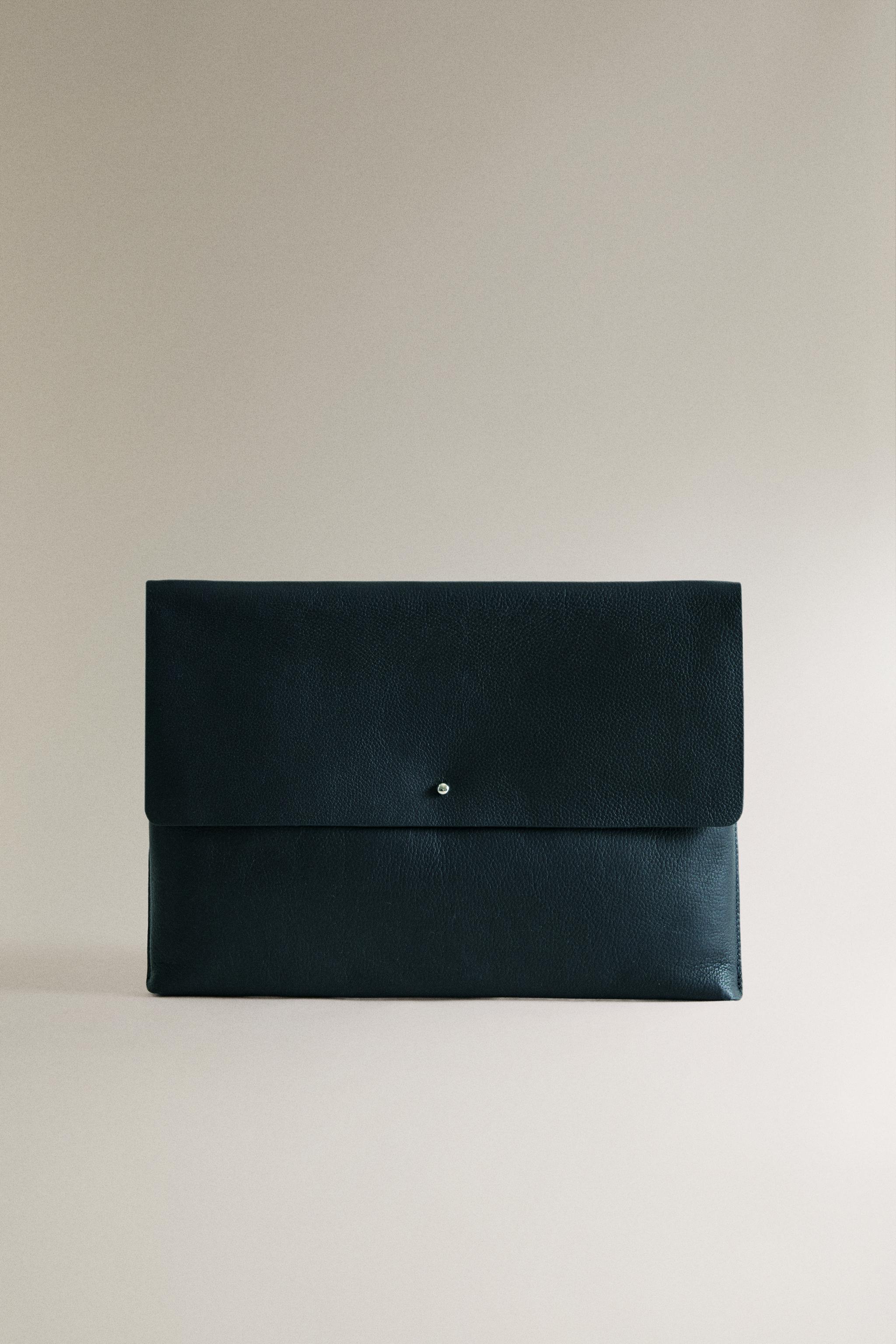BLUE LEATHER BUTTON CASE