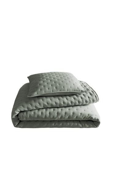 QUILTED BEDSPREAD WITH DOTS - Mid-green by Zara