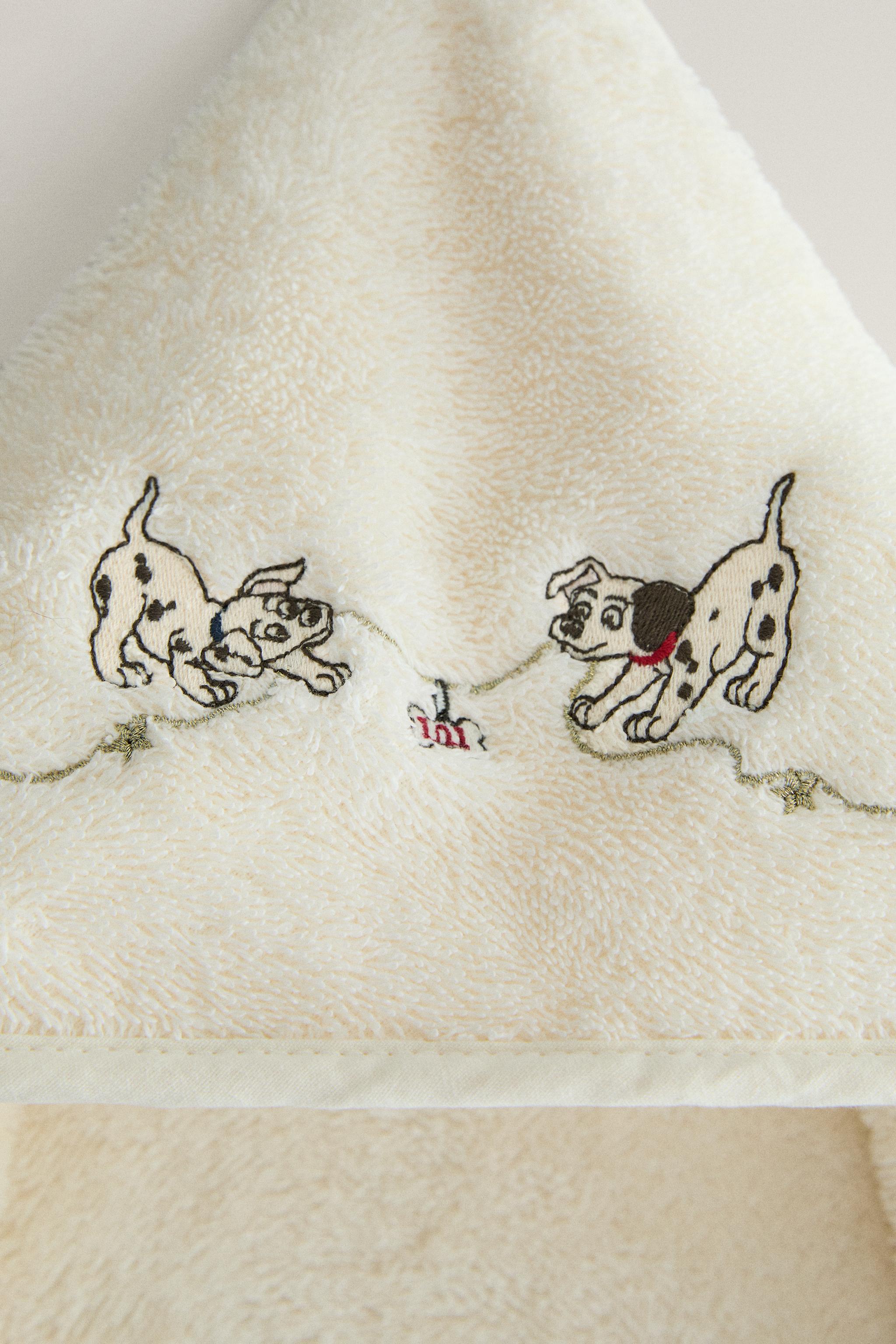 101 DALMATIANS ©DISNEY CHRISTMAS BABY BATH CAPE