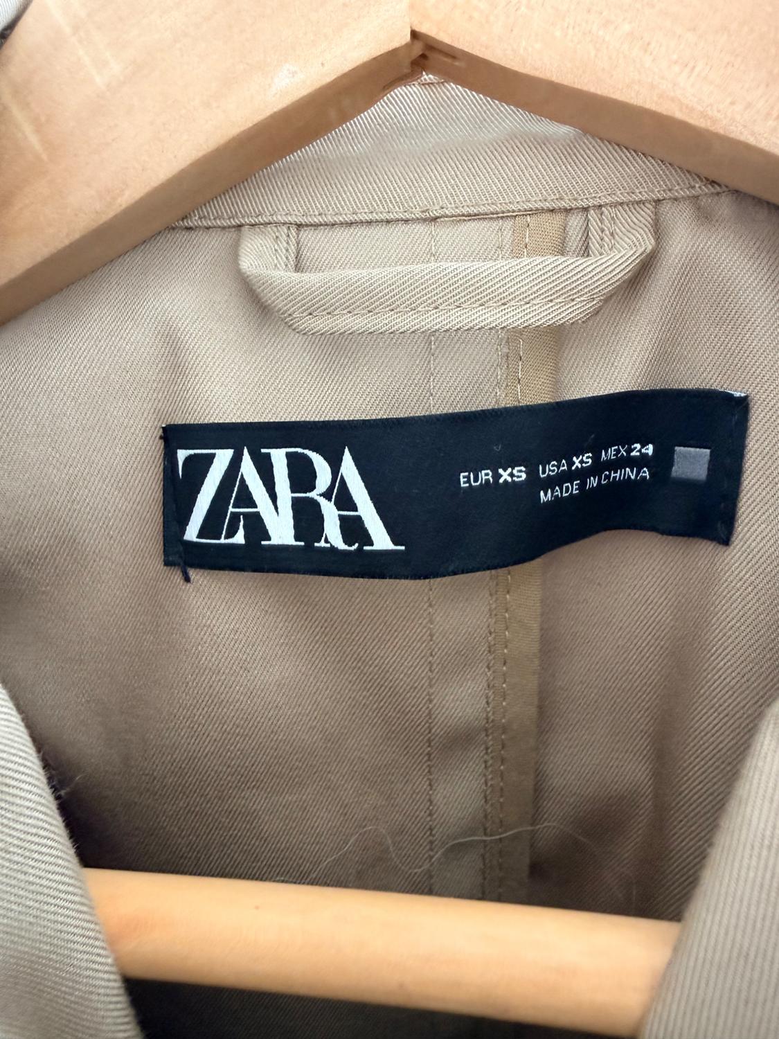 TRENCH COAT WITH RHINESTONE APPLIQUÉS - Image 4