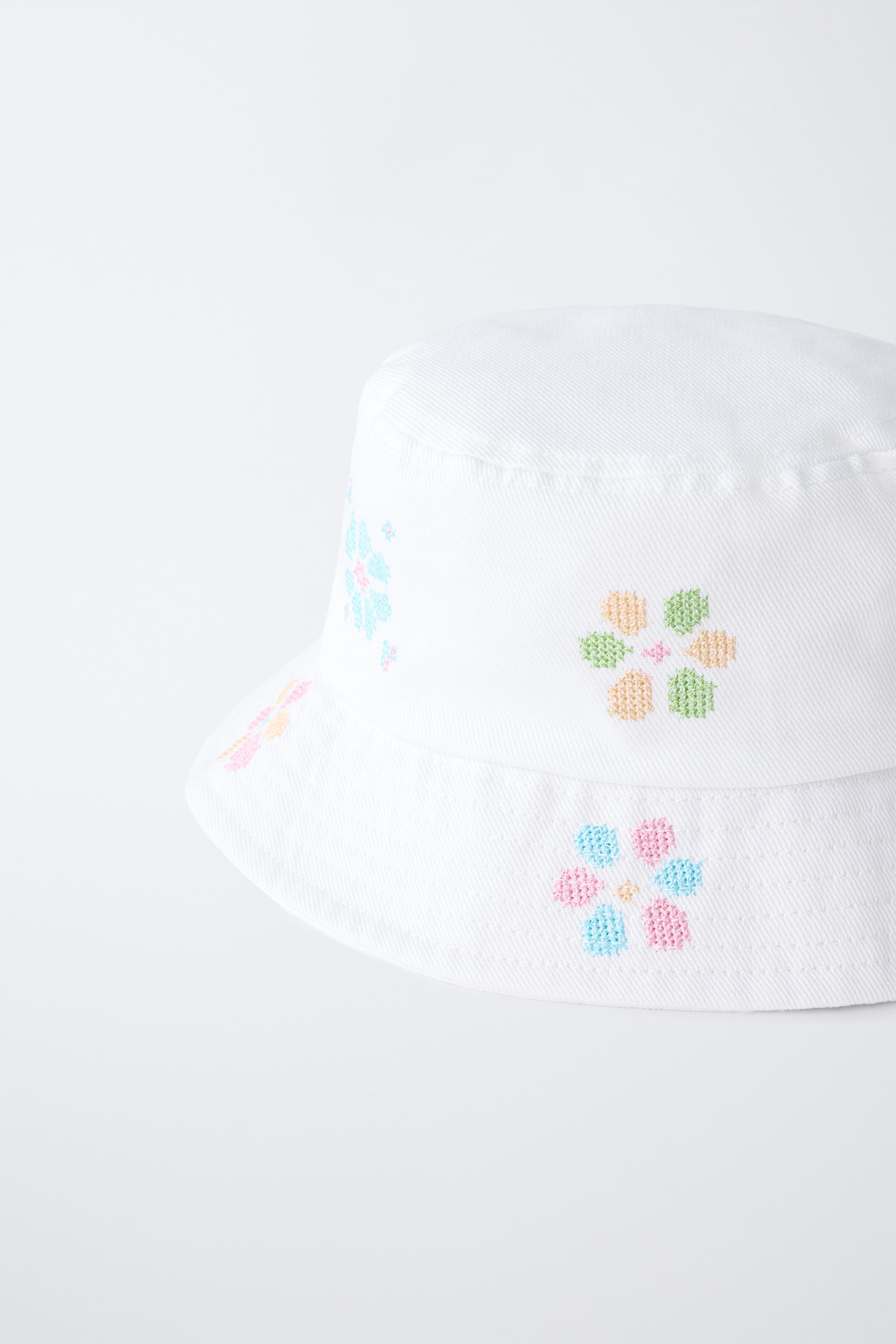 CHAPEAU SEAU BRODERIES POINT DE CROIX
