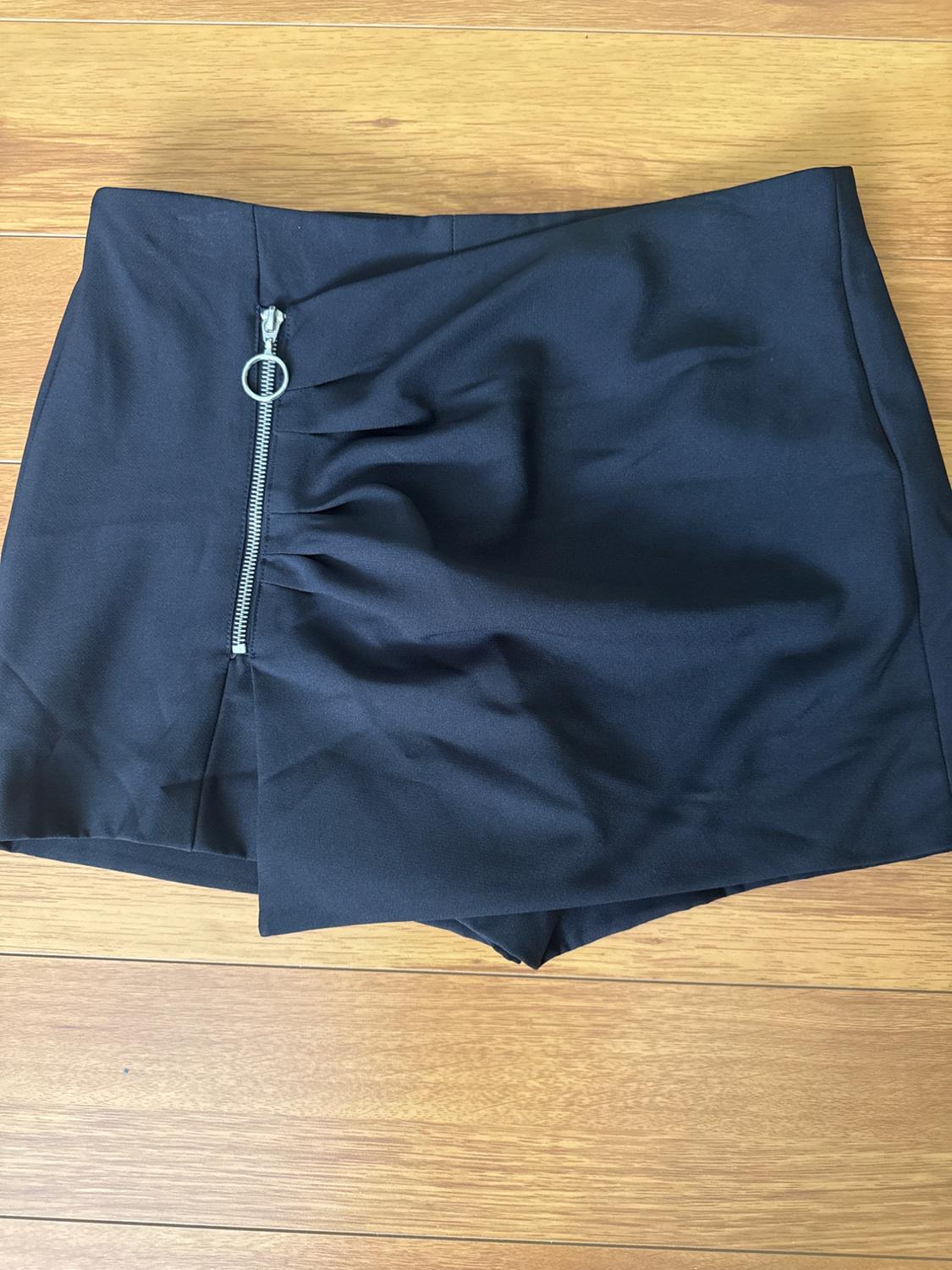 SHORT FRUNCE - Image 2