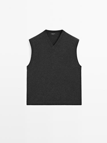 Veste sans manches à col en V en laine mélangée - Gris anthracite de Zara