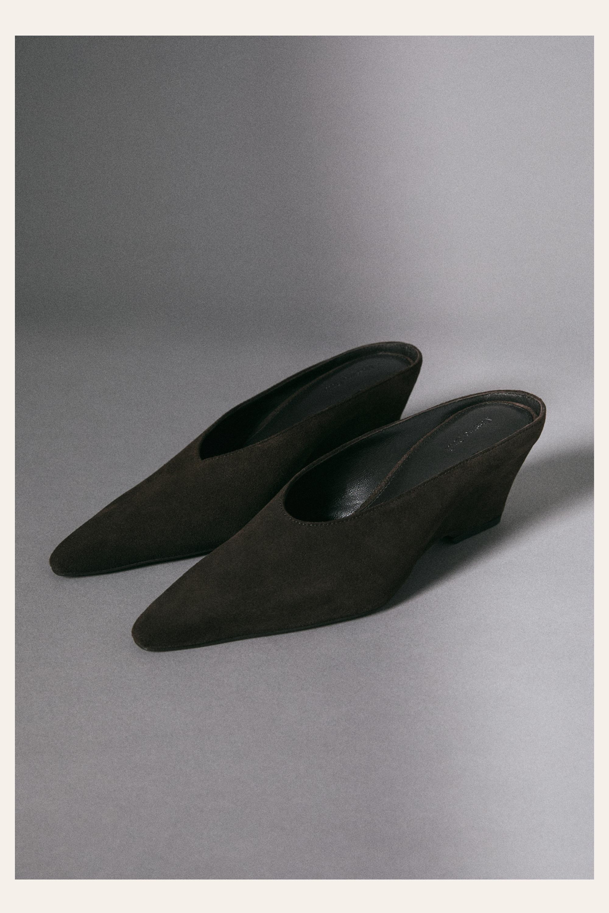 Leather slingback heel shoe — Brown