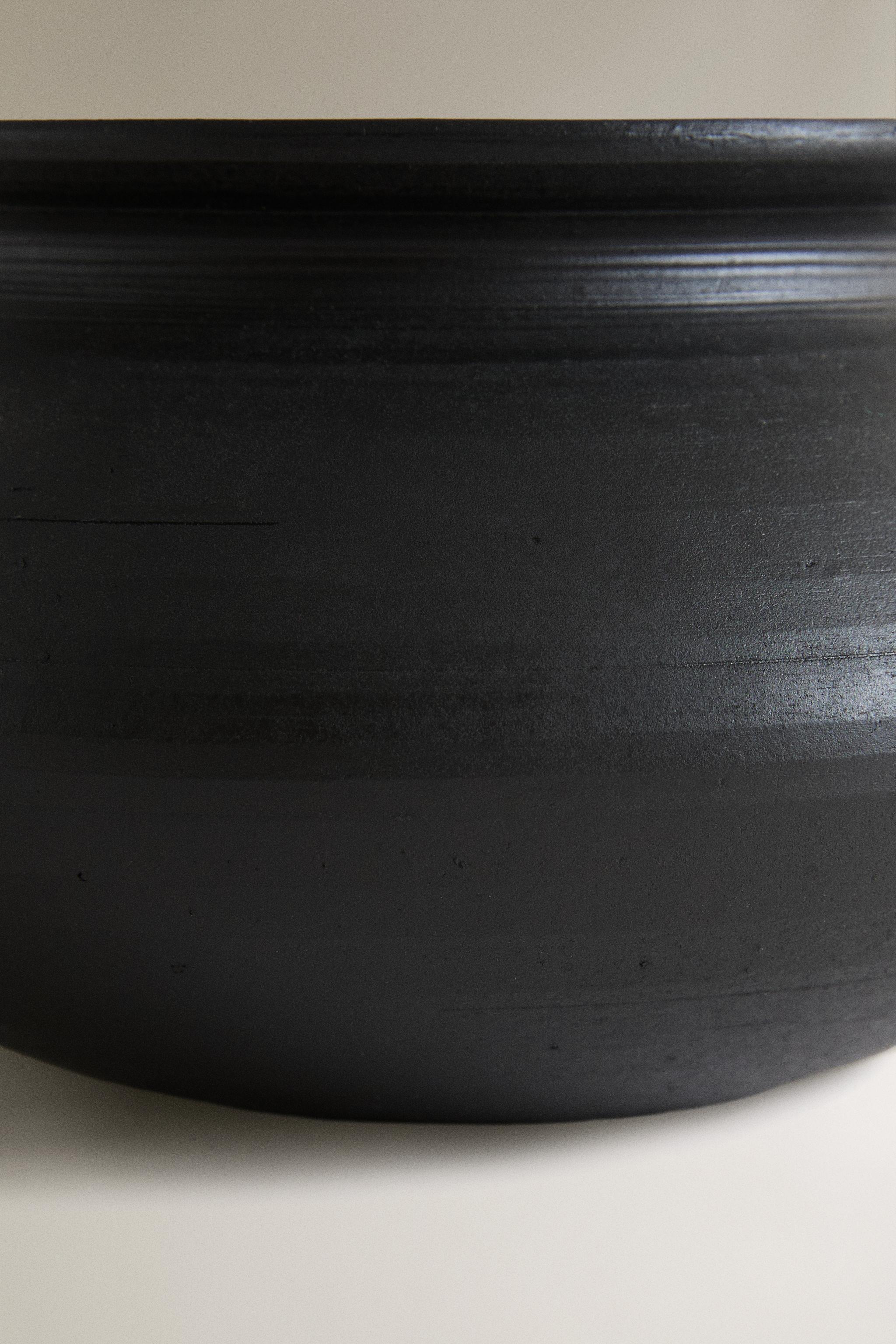 KENZAN OVAL DECORATIVE VASE - Black | ZARA United States