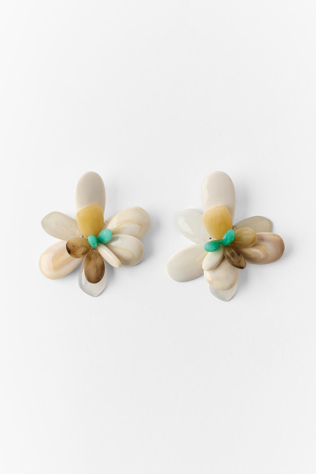 RESIN FLOWER EARRINGS