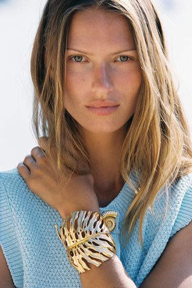 LEAF CUFF BRACELET - Golden by Zara