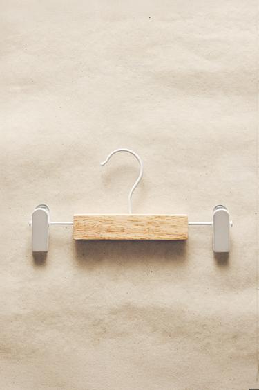 LOT CINTRES À PINCES ENFANT BOIS (LOT DE 3) - Beige clair de Zara - Image 1