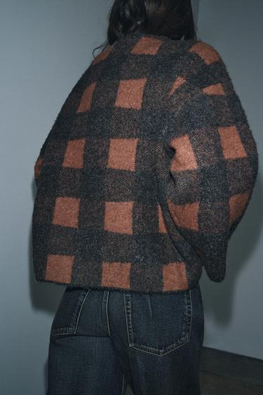 MANTEAU EN MAILLE À CARREAUX - Gris / Marron clair de Zara - Image 2