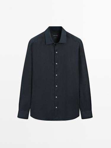 Camisa regular fit ligera lino - Marino de Zara