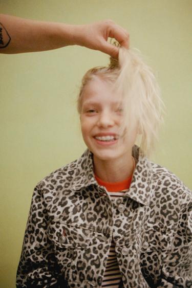 Zara TEKSAS JAKNA SA ANIMAL PRINTOM – Smeđa