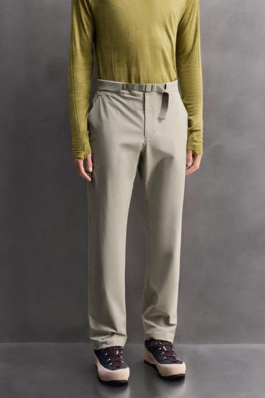 Zara TECHNICAL CARGO TREKKING PANTS - Sand