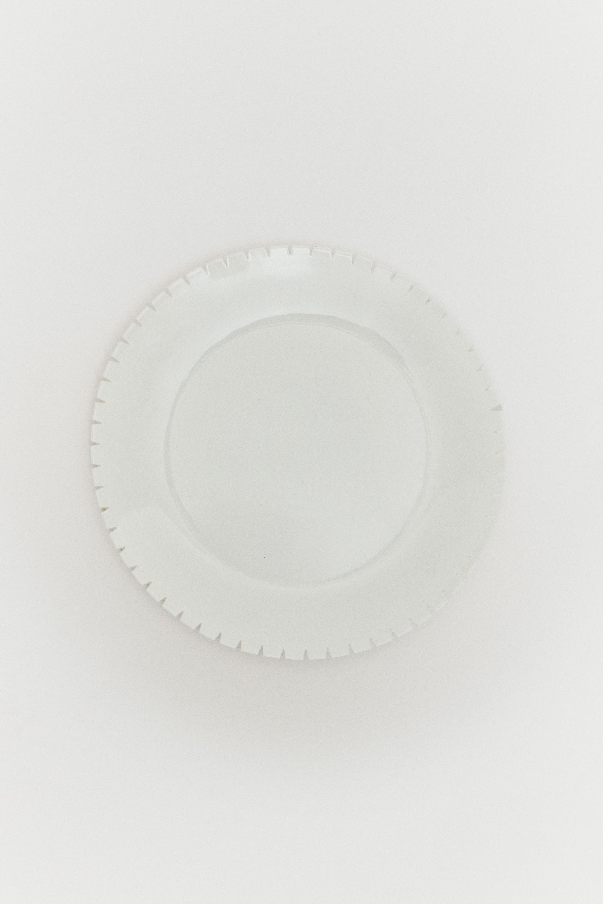 THE DENTATA DESSERT PLATE