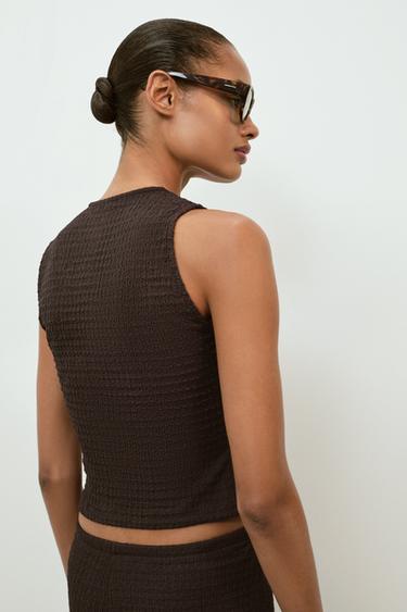 TOP GILET BOUTONS TEXTURÉ - Chocolat de Zara - Image 4