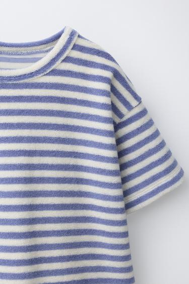 ENSEMBLE T-SHIRT ET BERMUDA EFFET ÉPONGE À RAYURES - Bleu de Zara - Image 2
