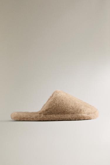 KUNSTFELL-PANTOLETTEN - Beige von Zara