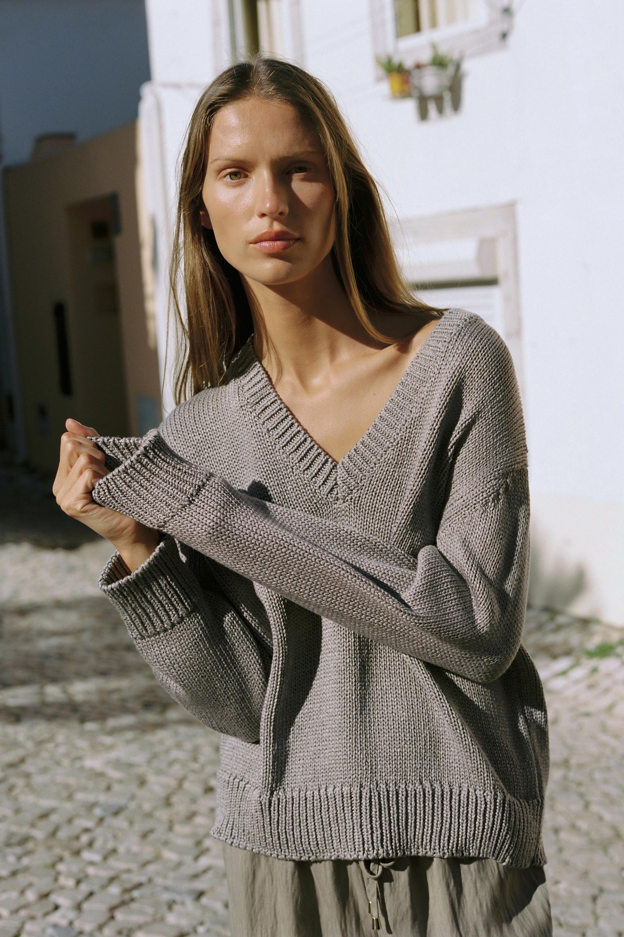 THICK KNIT V-NECK JUMPER — Taupe grey