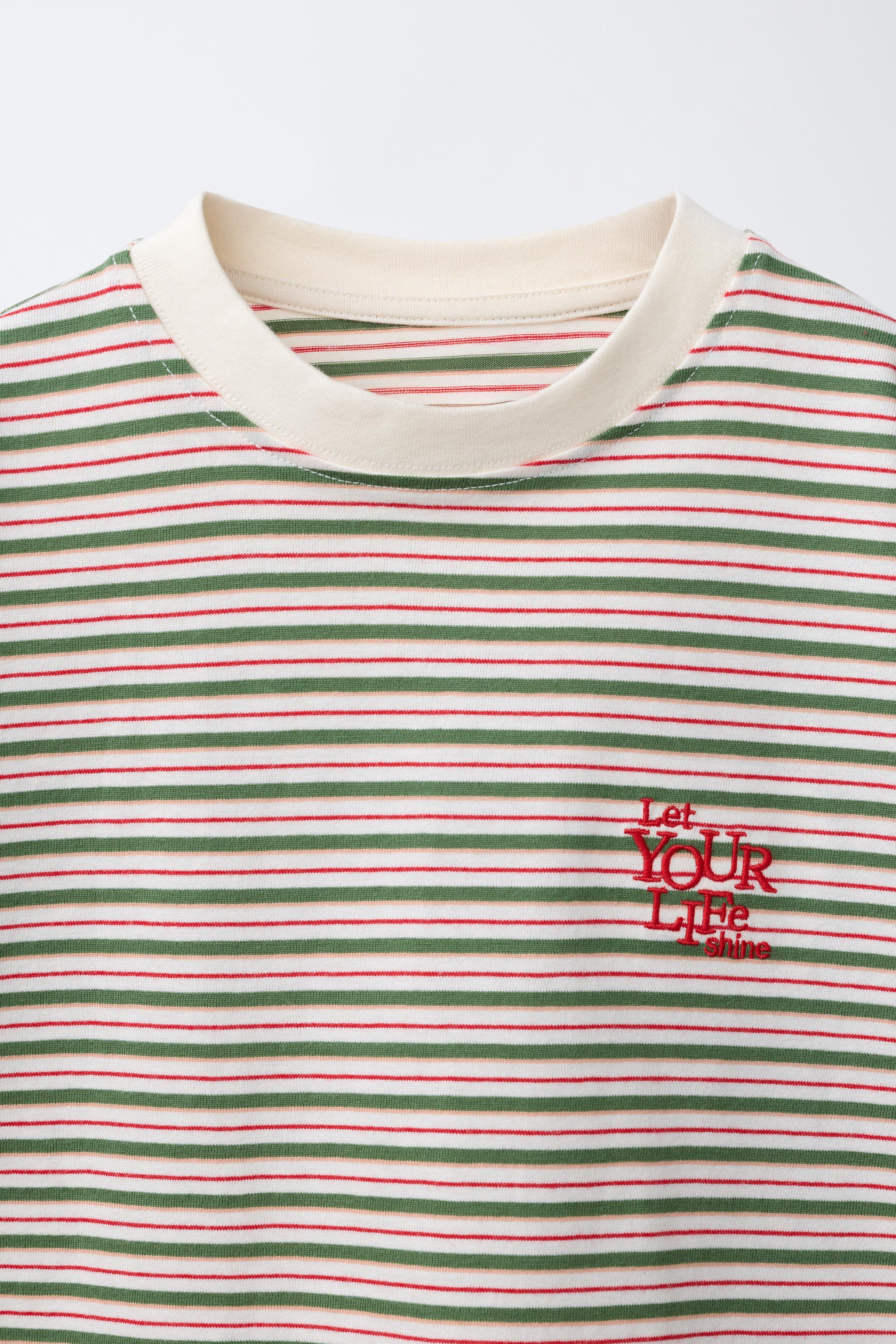 T-SHIRT RAYURES AVEC INSCRIPTION BRODÉE
